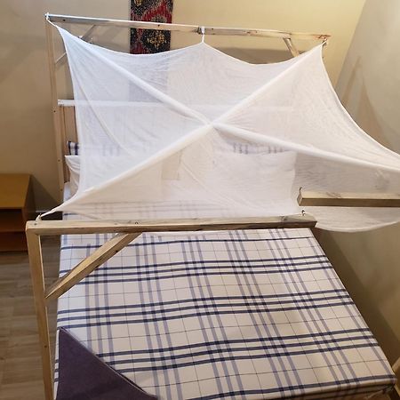 L&J Modern Backpackers Bnb Dar es Salaam Exterior photo